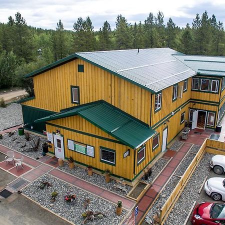 Hot Springs Campground And Hostel Upper Laberge Bagian luar foto