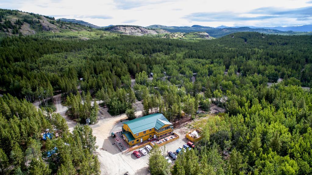 Hot Springs Campground And Hostel Upper Laberge Bagian luar foto