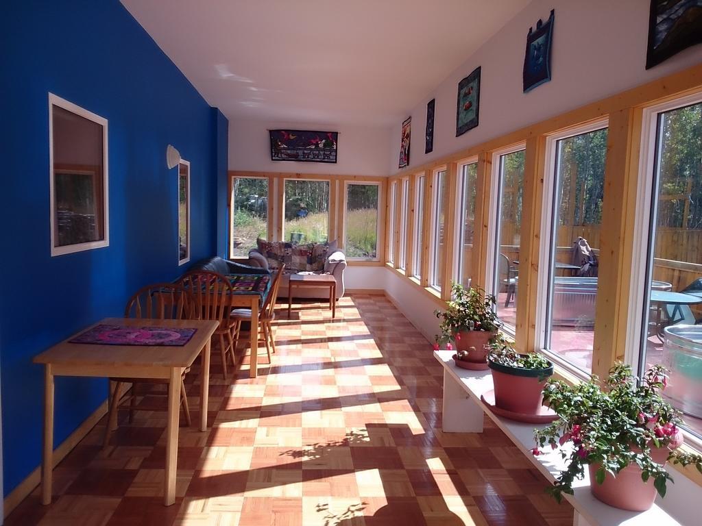 Hot Springs Campground And Hostel Upper Laberge Bagian luar foto