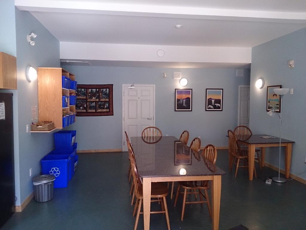 Hot Springs Campground And Hostel Upper Laberge Bagian luar foto